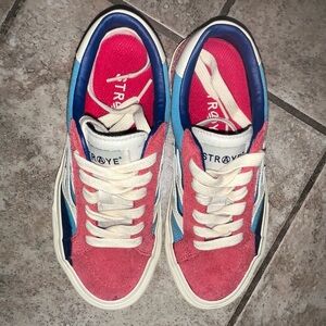 STRAYE sneakers
